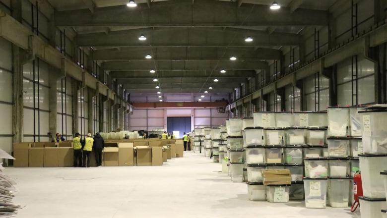 Zgjedhjet në 5 bashki, nesër heshtje zgjedhore, KQZ nis shpërndarjen e materialeve zgjedhore